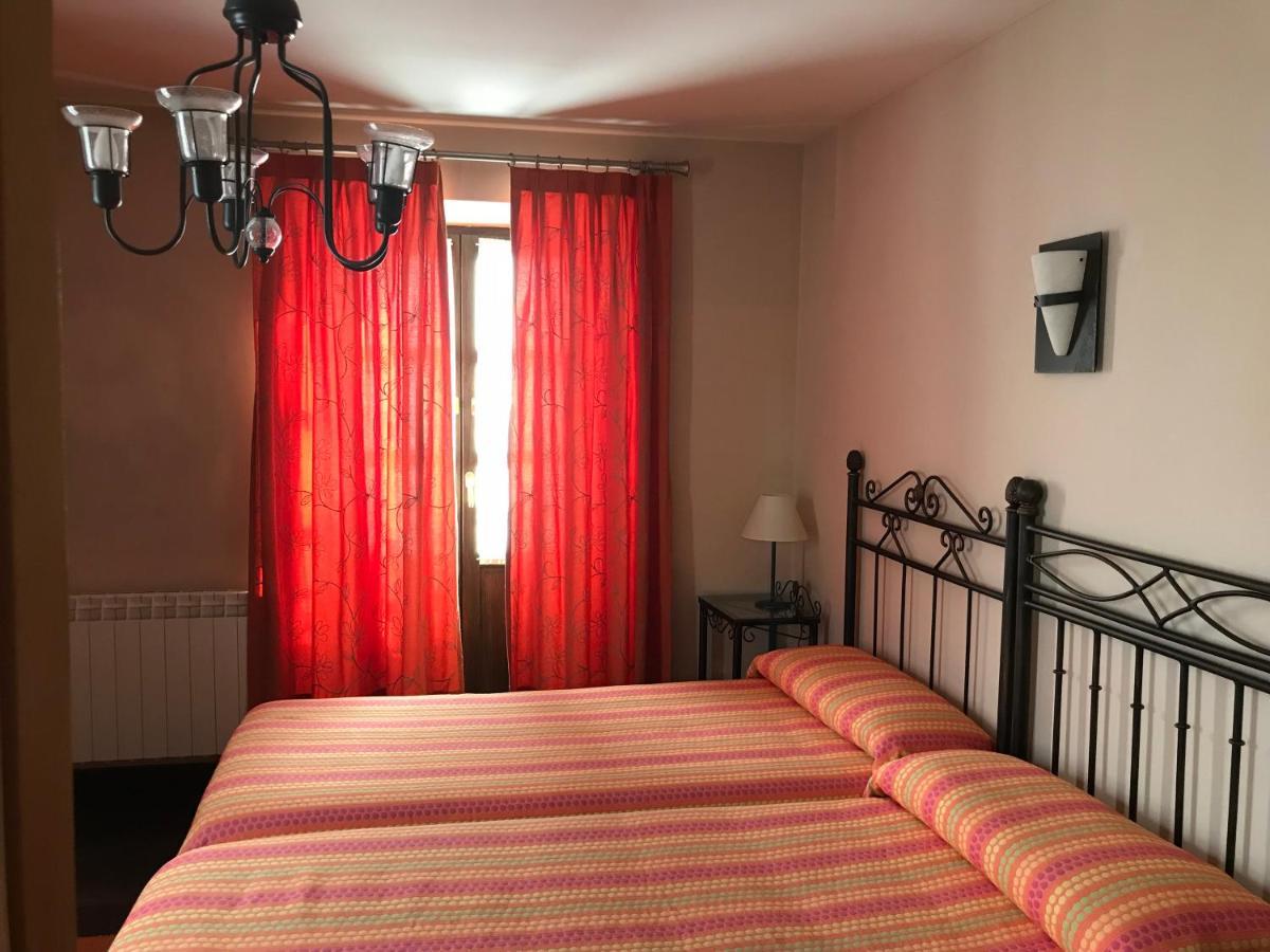 Apartamentos Ebro Reinosa Buitenkant foto